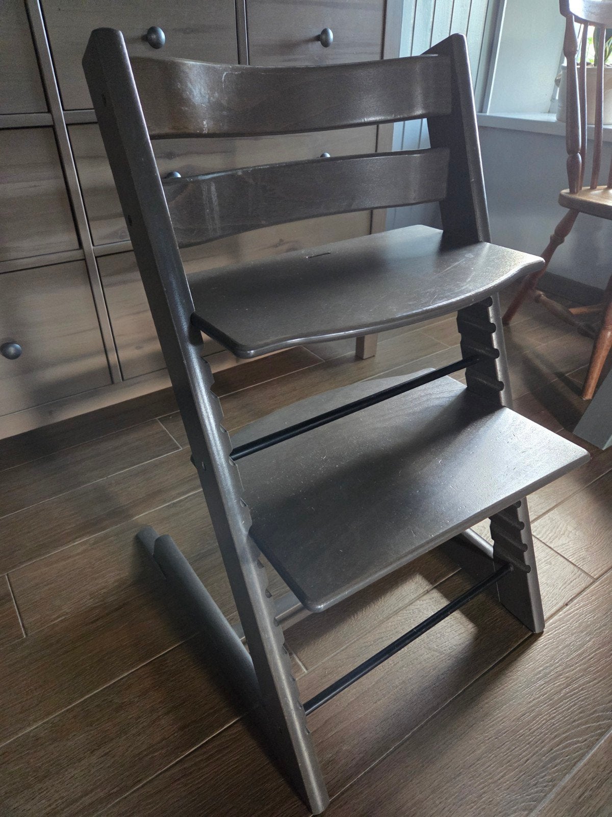 Stokke stoel grijs, Ophalen, Zo goed als nieuw, Meegroeistoel, Stoelverkleiner