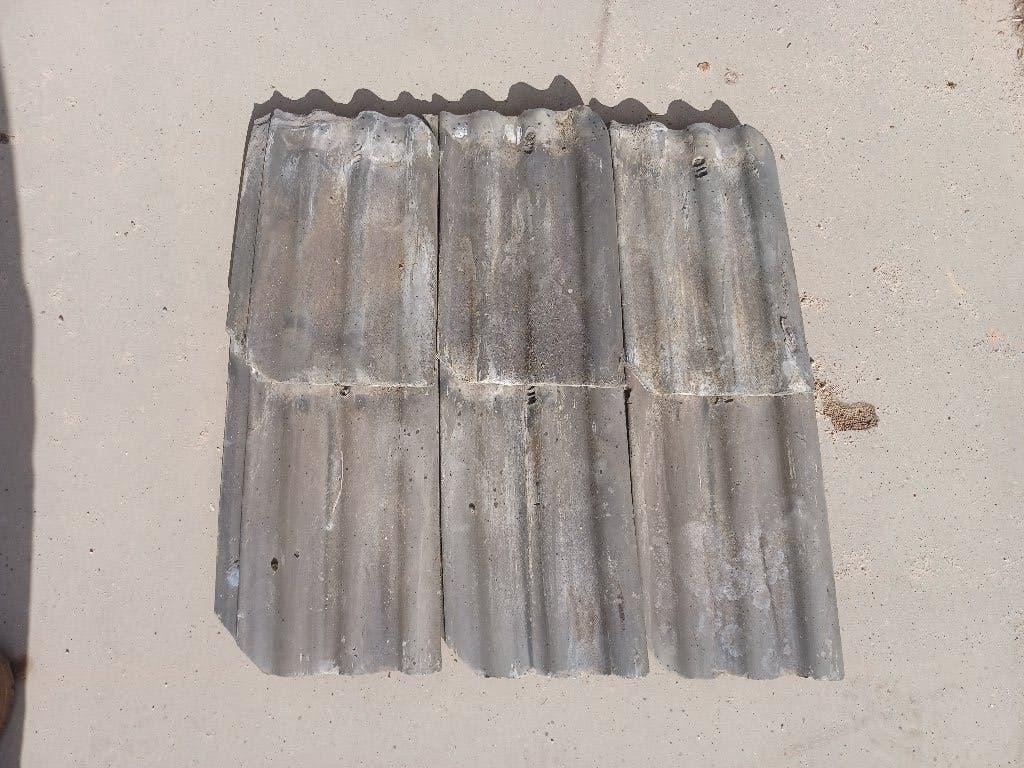 Friese golf dakpan, gesmoord, rood, zwart en bruin glazuur, Doe-het-zelf en Verbouw, Dakpannen en Dakbedekking, Ophalen, Gebruikt