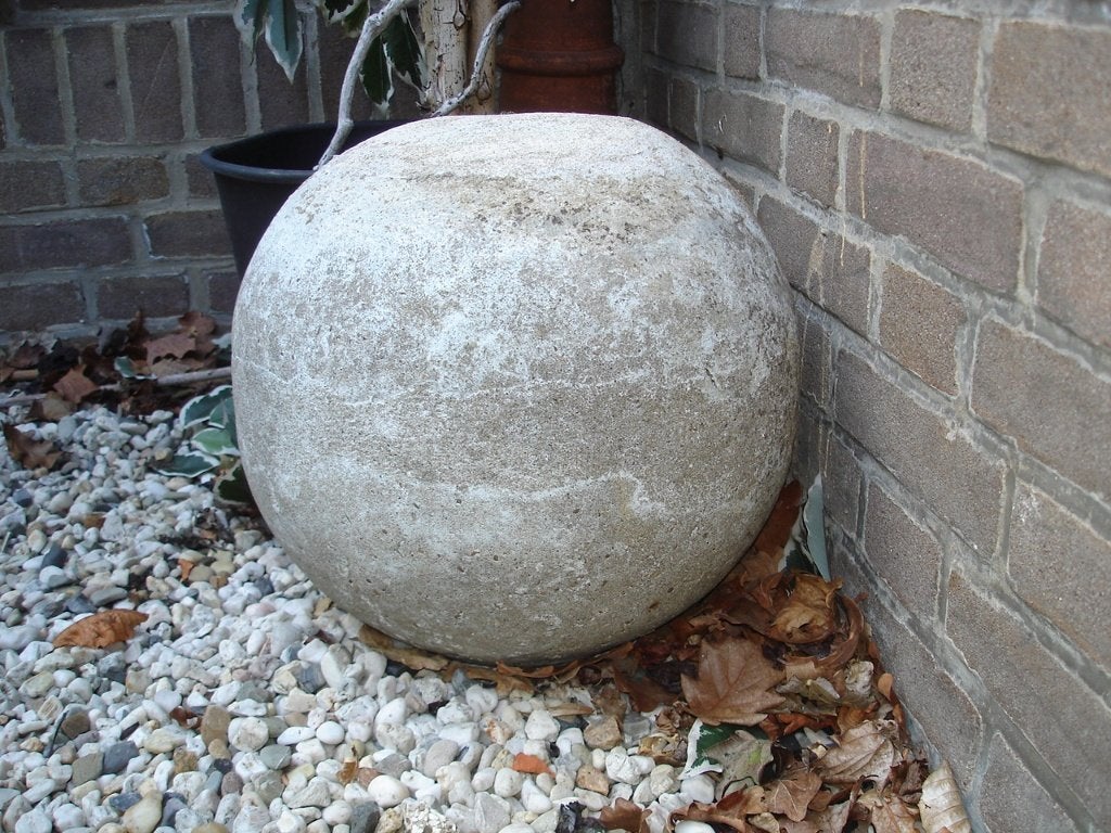Stenen bol omtrek circa 105 cm, Ophalen of Verzenden, Gebruikt, Steen, Overige typen