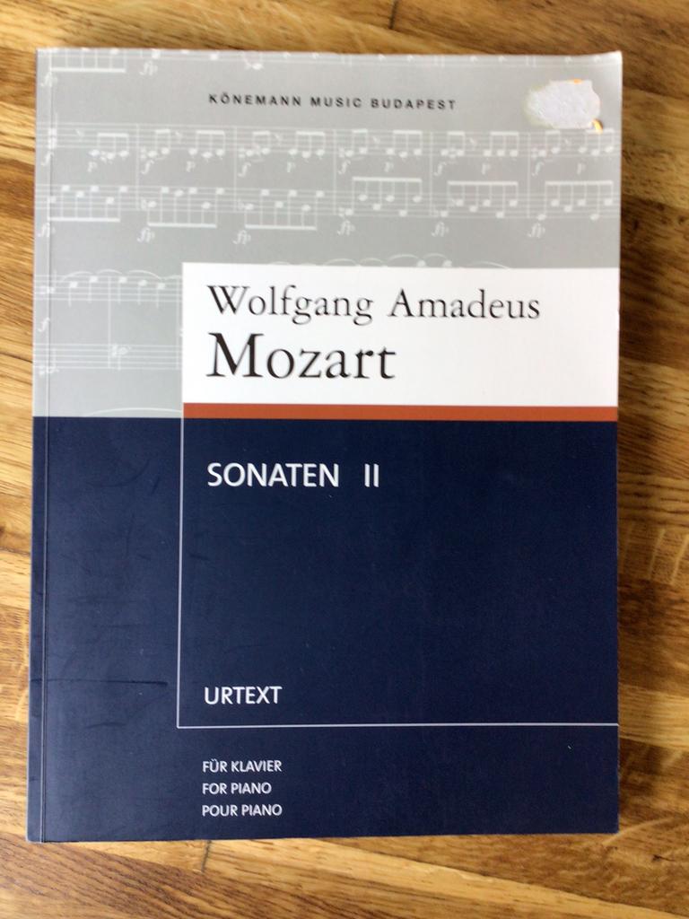 Wolfgang Amadeus Mozart, sonaten 2, urtext, voor piano, Muziek en Instrumenten, Klassiek, Ophalen of Verzenden, Zo goed als nieuw