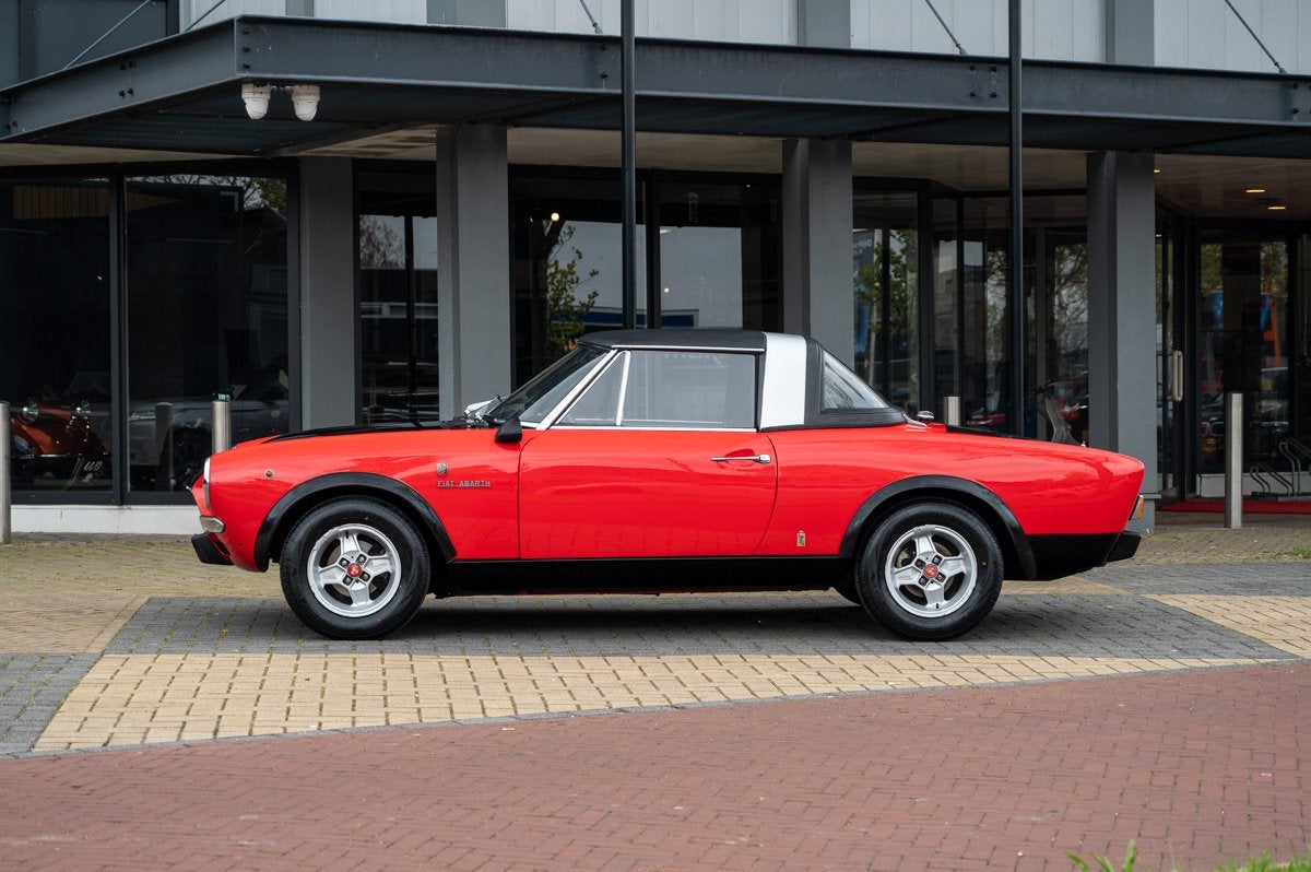 Fiat 124 Spider Abarth (bj 1974), Auto's, Oldtimers, Zwart, Overige kleuren, Cabriolet, Bedrijf
