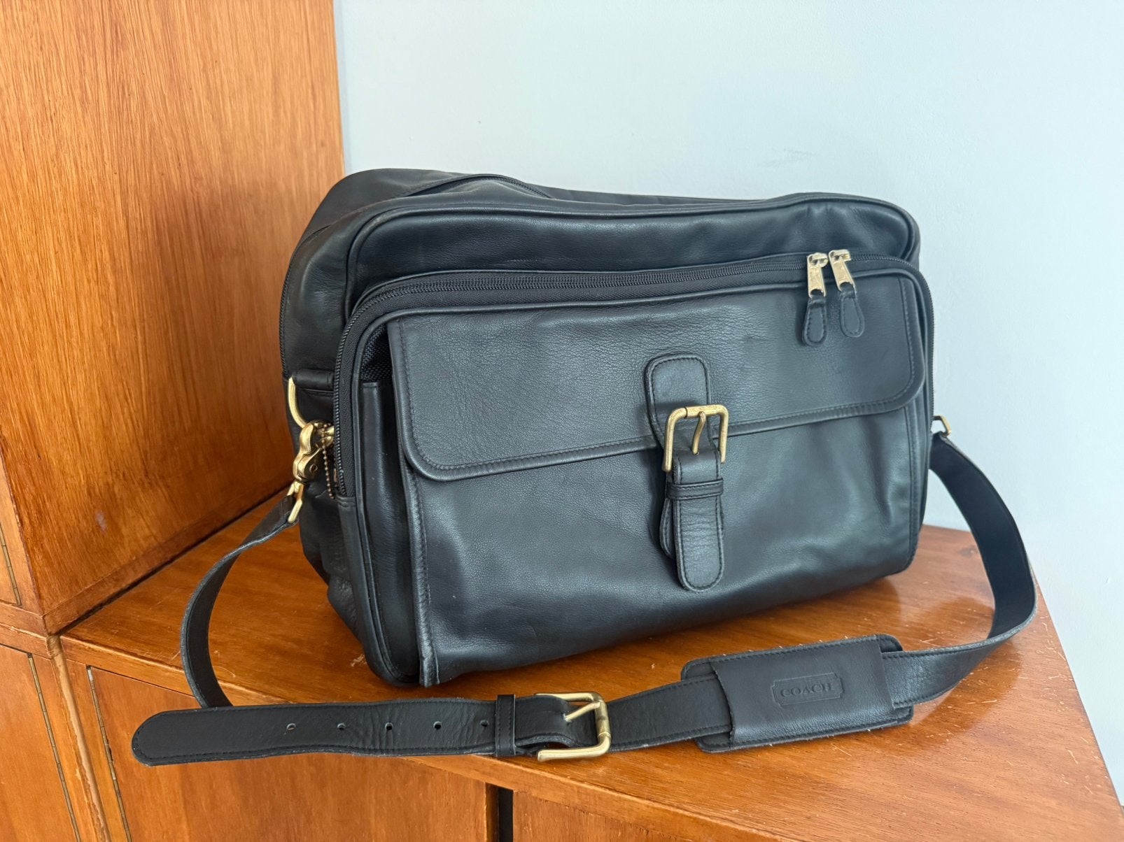 Coach Black Leather Shoulder Bag, Sieraden, Tassen en Uiterlijk, Tassen | Damestassen, Ophalen, Zo goed als nieuw, Zwart, Schoudertasje