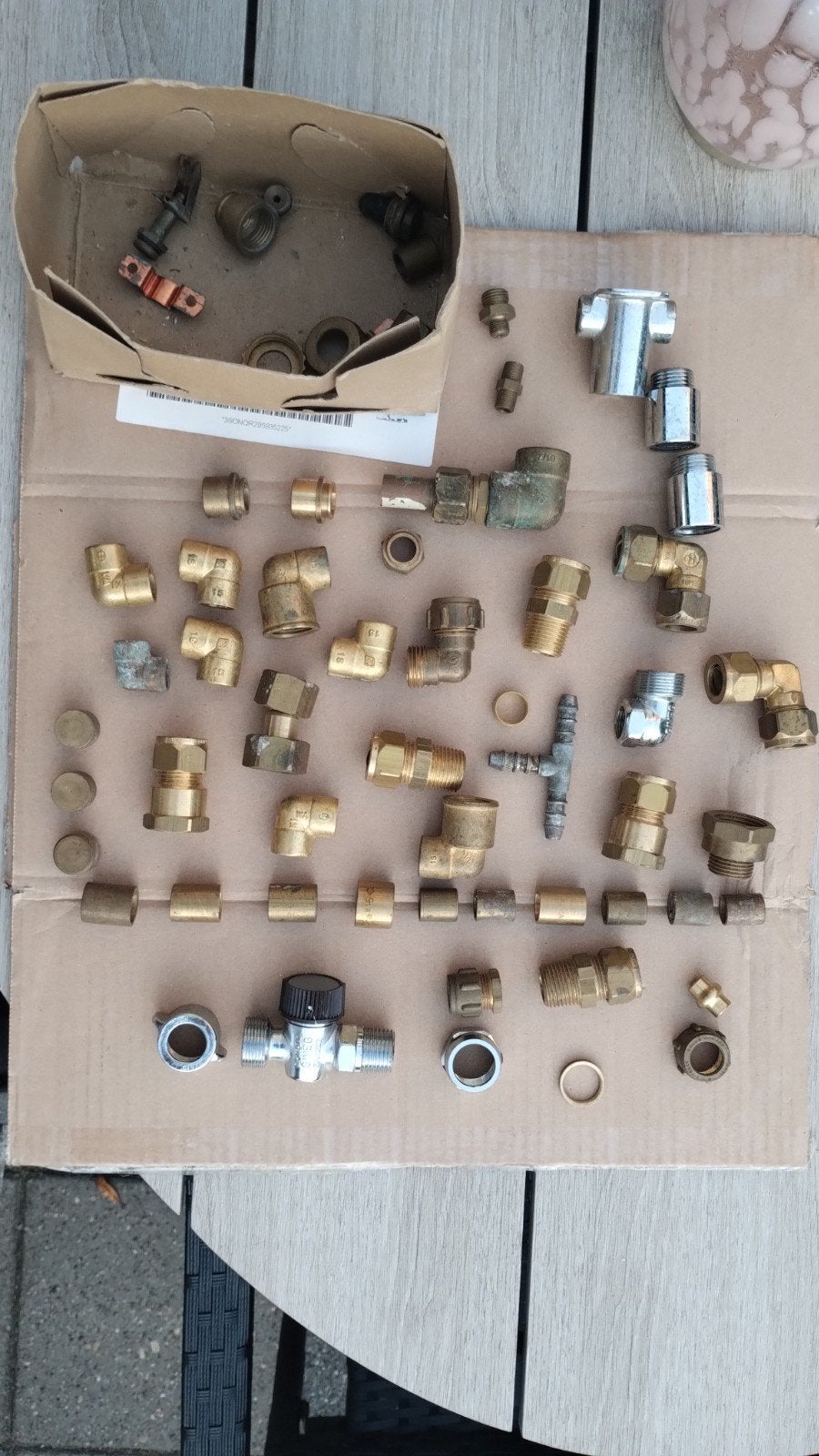 Diverse messing fittingen - 2.379 kg  schrootprijs 6,20/kg, Ophalen, Gebruikt, Koper, Overige typen