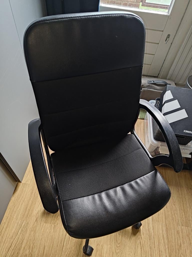 Ikea bureaustoel Renberget, Huis en Inrichting, Bureaustoelen, Ophalen, Gebruikt, Zwart, Bureaustoel