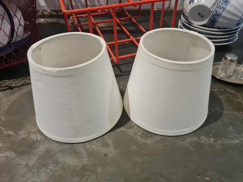 2 kleine lampenkapjes stof off white