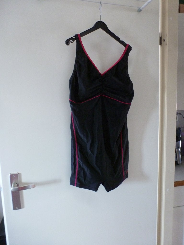 SPEEDO sport badpak zwart/roze met pijpjes 44 -GRATIS zend, Verzenden, Gedragen, Zwart, Badpak
