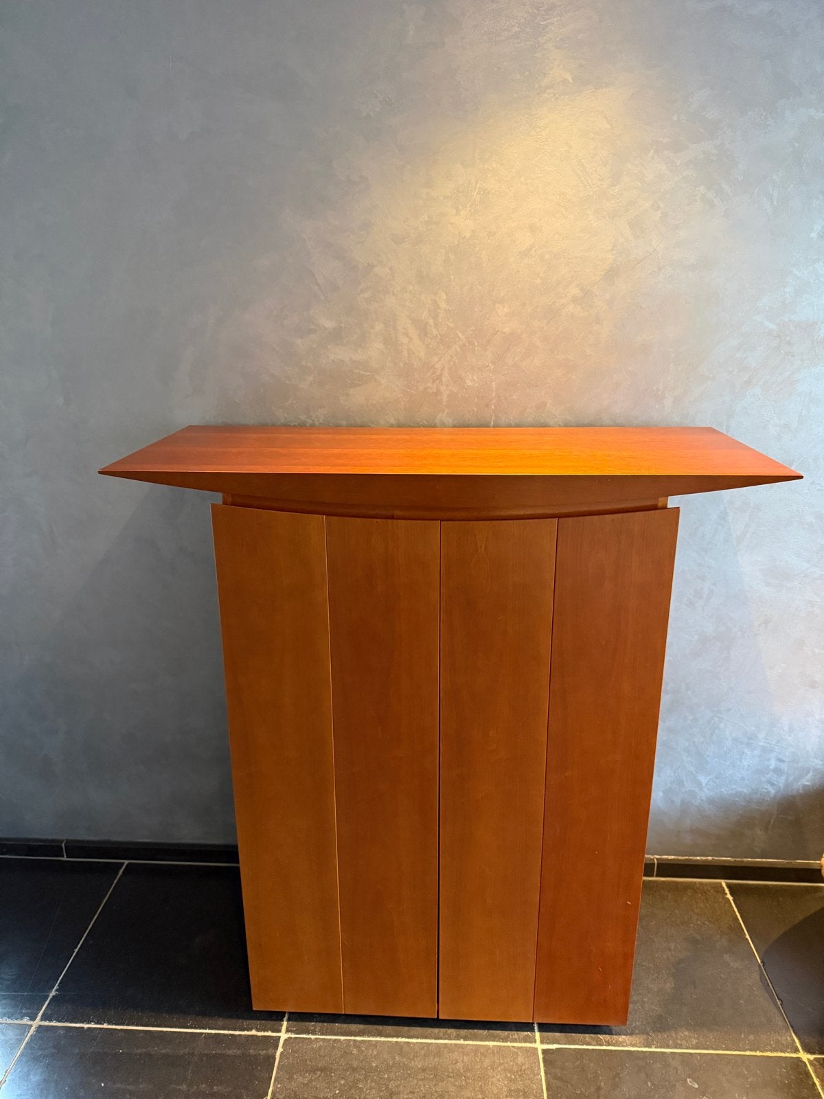 Stijlvolle Houten Kast met Opbergruimte, Huis en Inrichting, Ophalen, Gebruikt