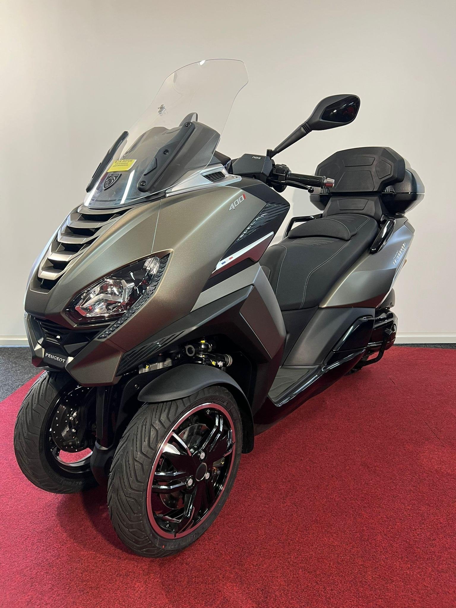 Peugeot Metropolis 400 SW Nieuw van 14.499 nu €13.990!, Motoren, 400 cc, Scooter, Nieuw, Bedrijf