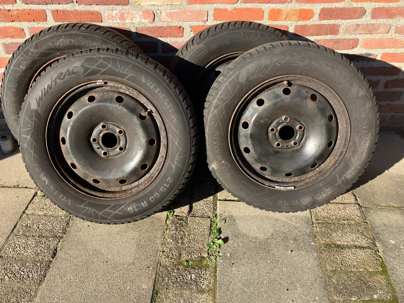 Winterbanden met velg 235/60 R 16, Auto-onderdelen, 215 mm, 16 inch, Banden en Velgen, Winterbanden