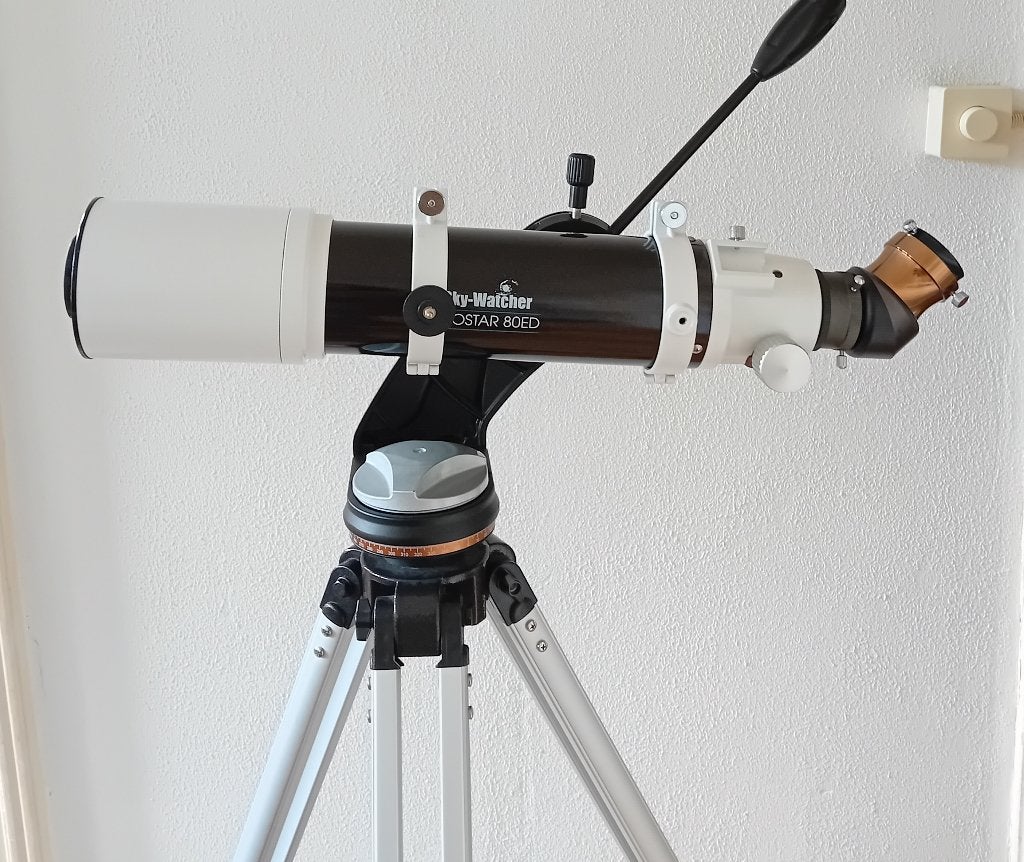 Skywatcher Evostar 80ED op AZ4, Ophalen, Lenzentelescoop (refractor), 80 tot 200 mm, Met statief