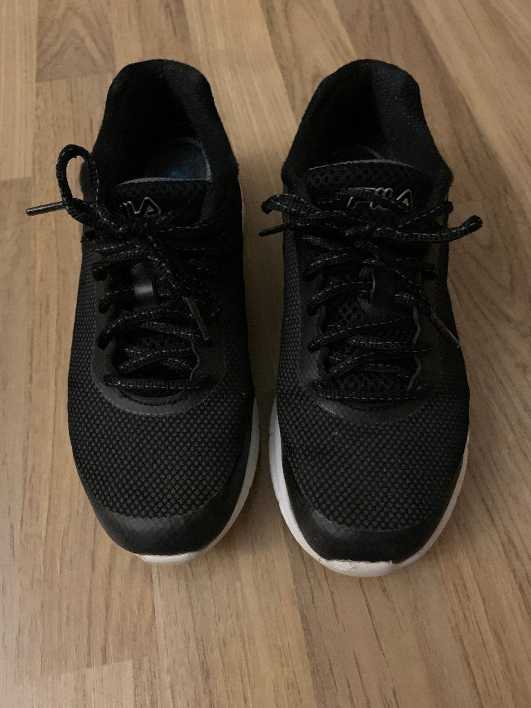 Fila Schoenen maat 37, Zwart, Ophalen of Verzenden, Sneakers of Gympen, Zo goed als nieuw