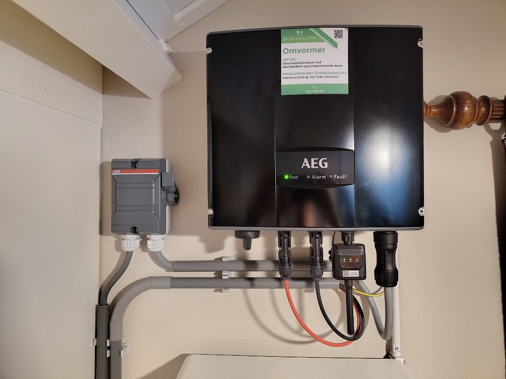 Omvormer solar panels, AEG, Ophalen of Verzenden, Gebruikt