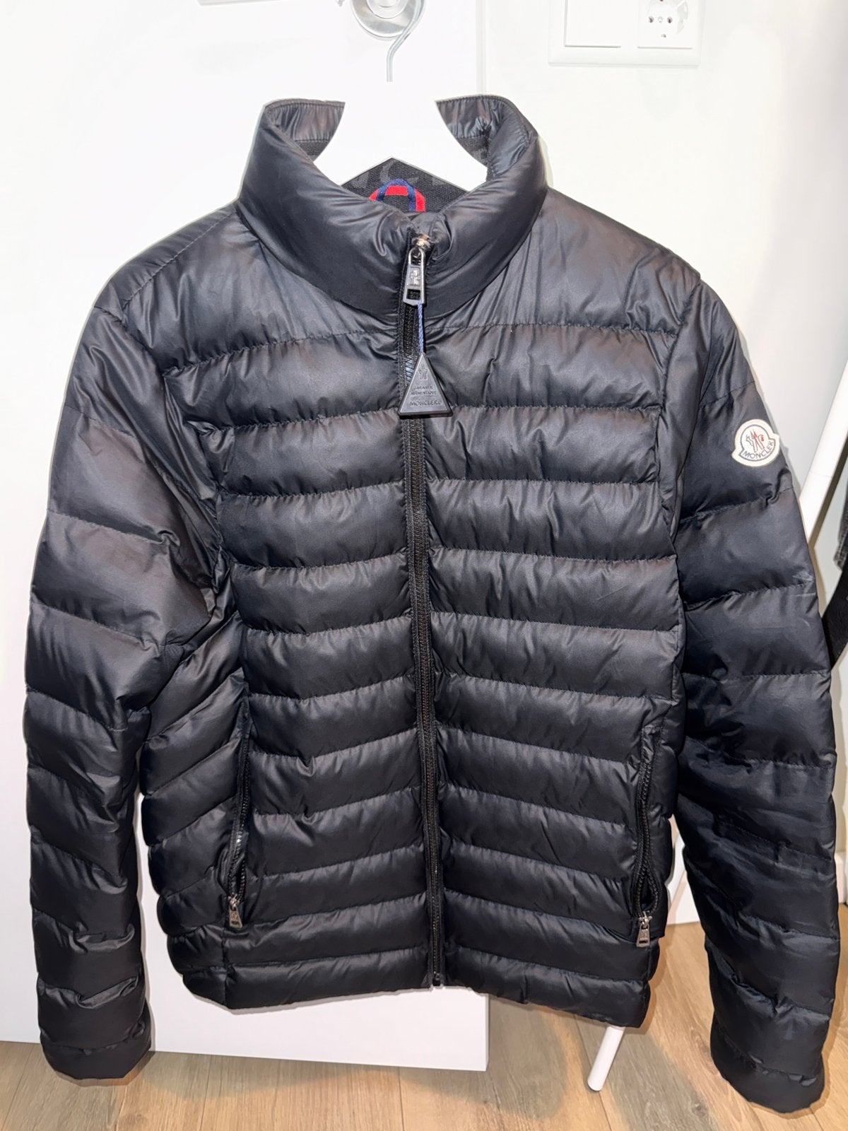 Moncler Heren Donsjack - Zwart, Maat M met Driehoekje, Ophalen of Verzenden, Zo goed als nieuw, Maat 48/50 (M), Zwart