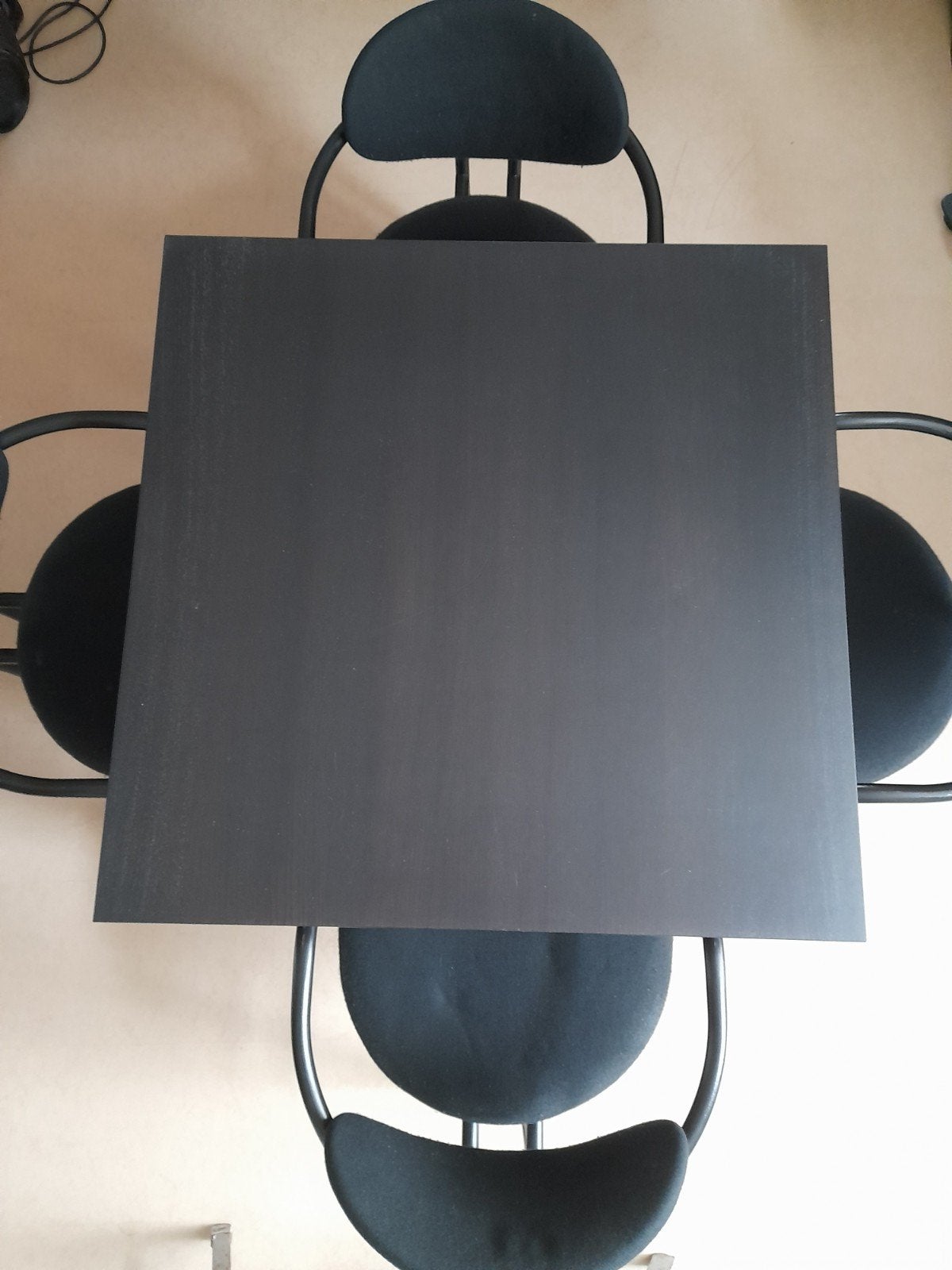 Gebruikte eettafel 90x90 met 4 zwarte stoelen, Ophalen, Overige materialen, Gebruikt, 50 tot 100 cm