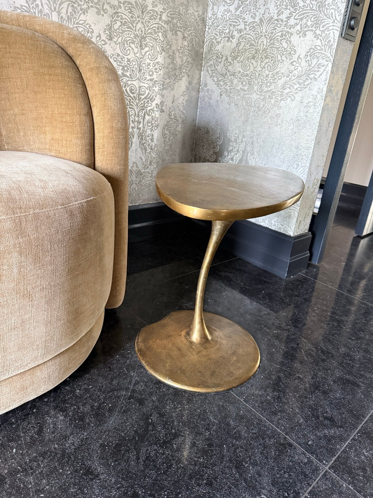 Gouden bijzettafel - stijlvol en uniek design, 45 tot 60 cm, Minder dan 55 cm, Metaal of Aluminium, Ophalen of Verzenden