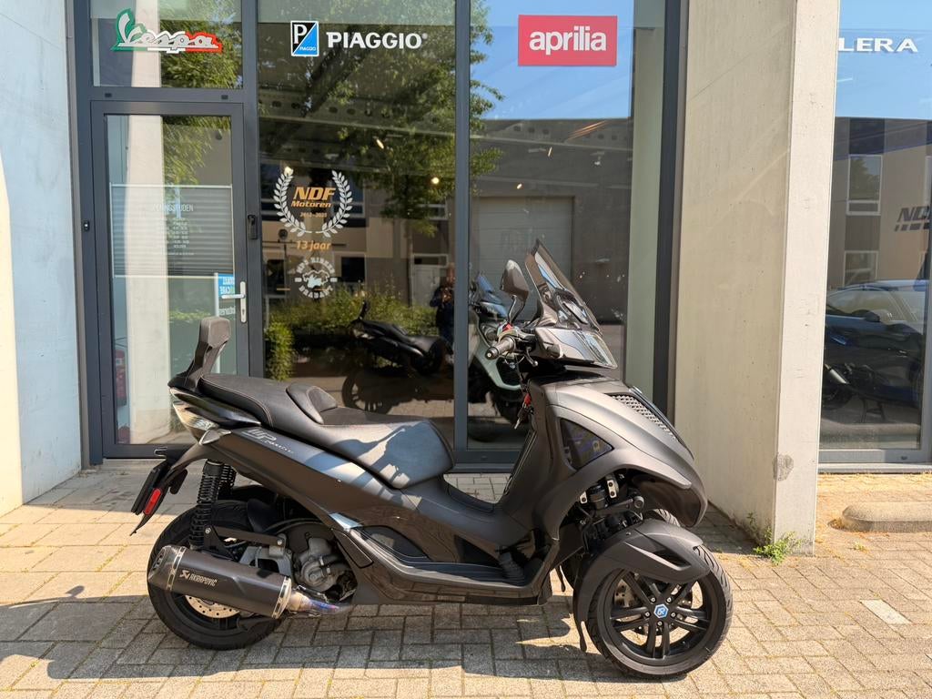 Piaggio mp3 300cc akrapovic autorijbewijs!!, Motoren, Particulier, Scooter