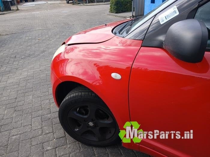 Scherm links-voor van een Suzuki Swift, Gebruikt, -, -, Ophalen of Verzenden