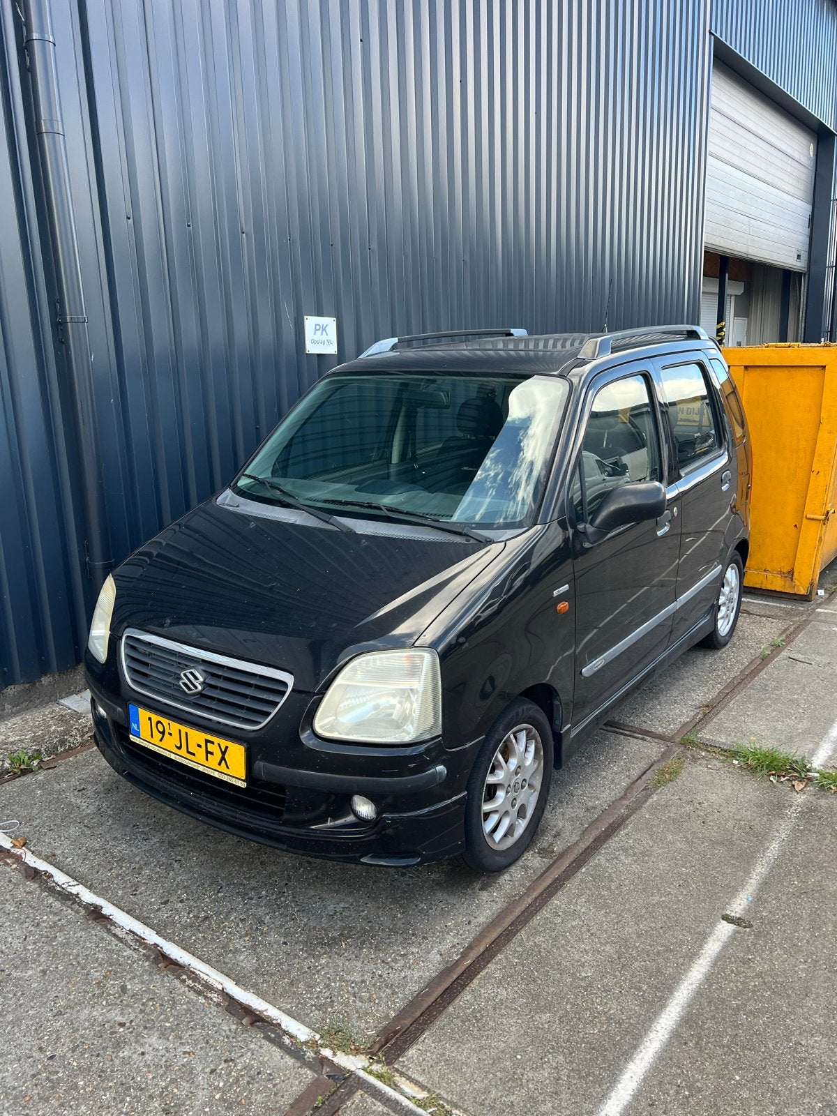 Suzuki Wagon R+ 1.3 2002 Zwart, Voorwielaandrijving, 31 €/maand, 4 cilinders, Origineel Nederlands