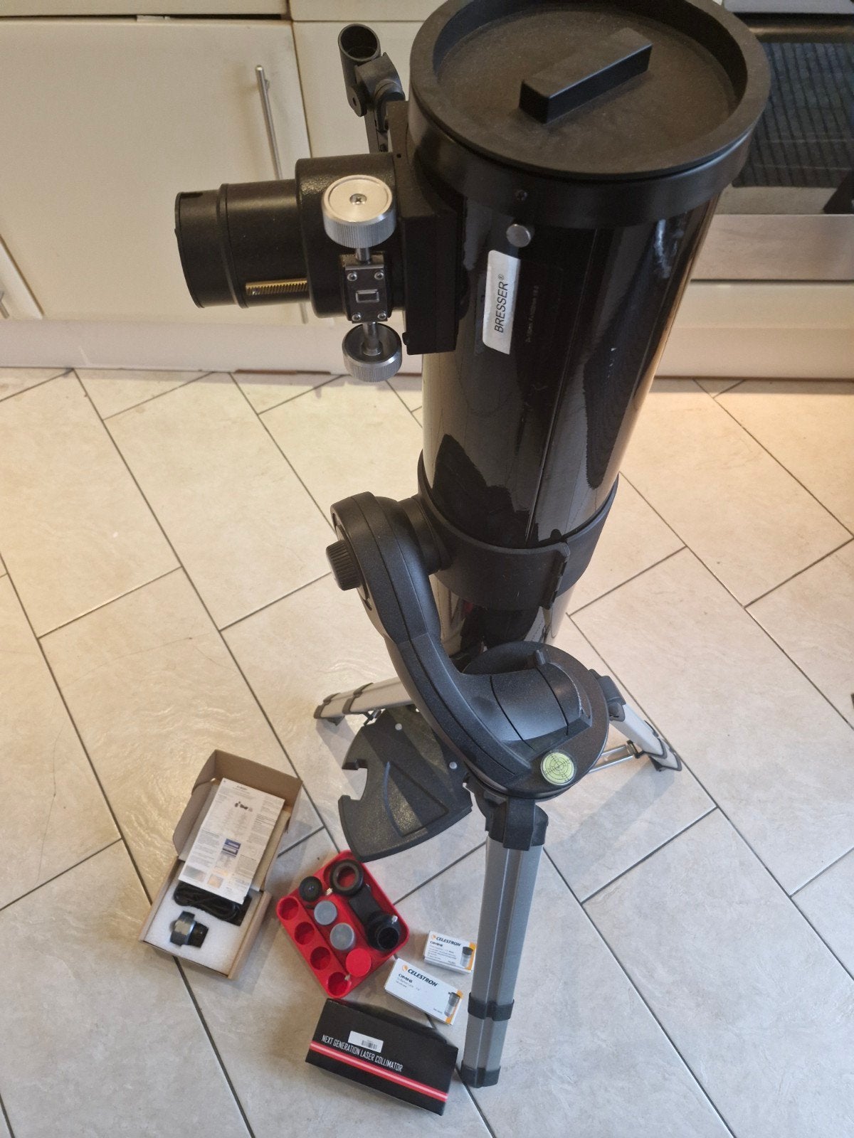 Bresser Spiegeltelescoop met accessoires en statief, Audio, Tv en Foto, Optische apparatuur | Telescopen, Ophalen, Gebruikt, 80 tot 200 mm