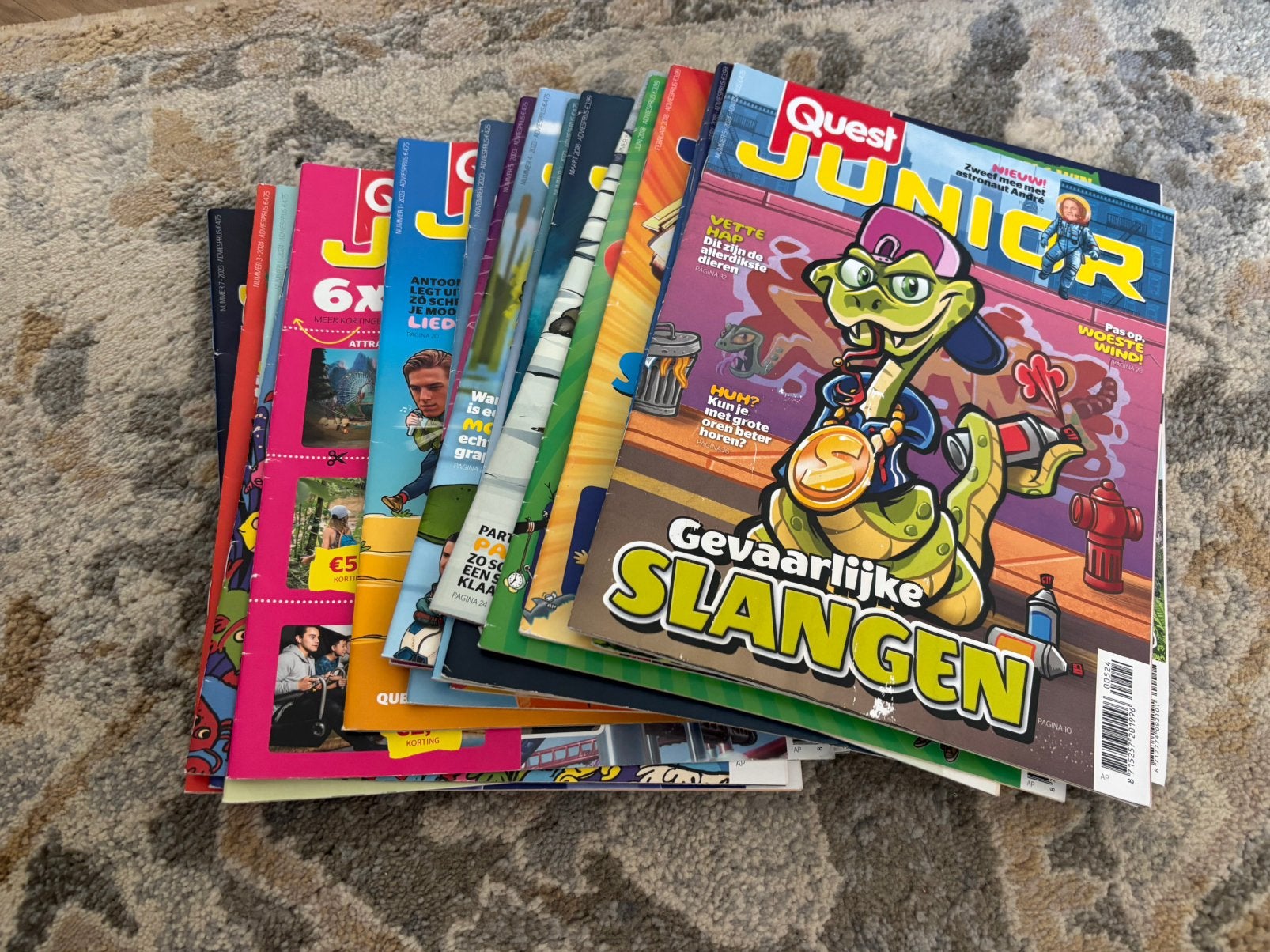24 stuks Junior Quest, Boeken, Ophalen, Zo goed als nieuw, Wetenschap en Natuur