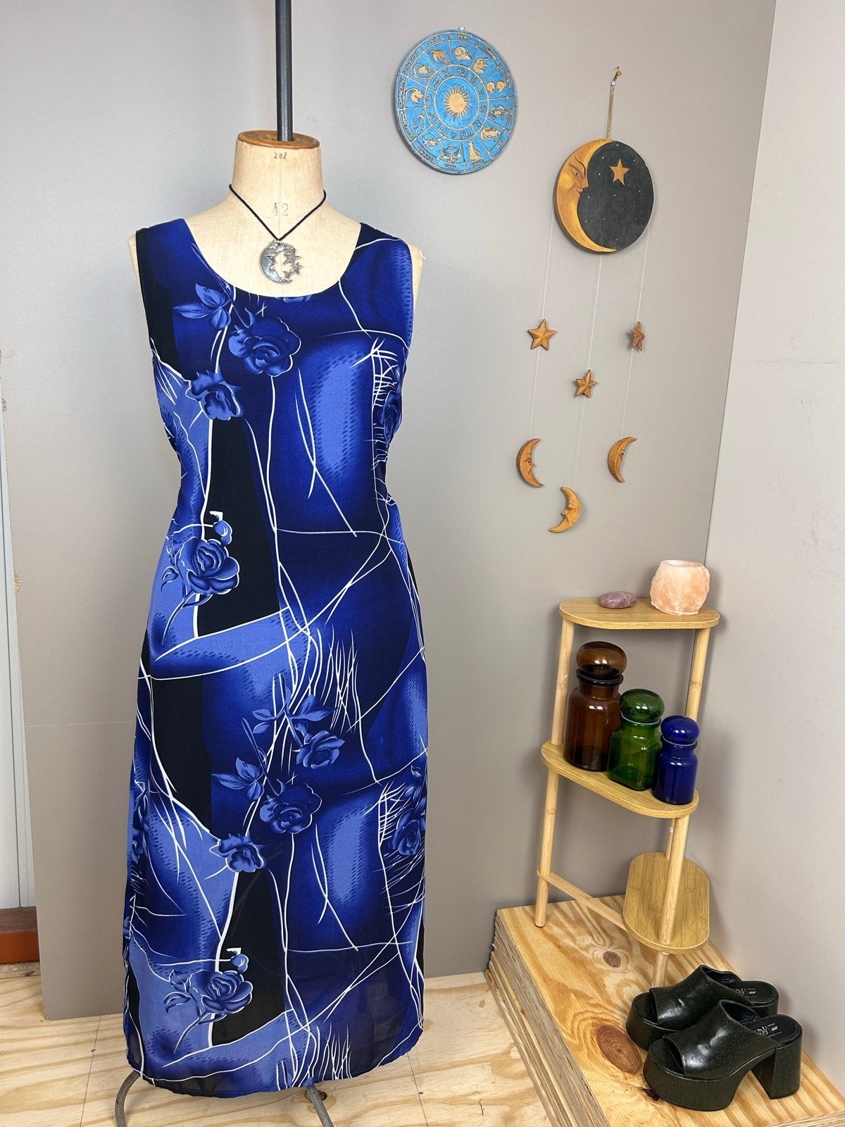 Vintage Blauwe Bloemen Maxi Jurk Maat M, Kleding | Dames, Ophalen of Verzenden, Zo goed als nieuw, Maat 38/40 (M), Blauw