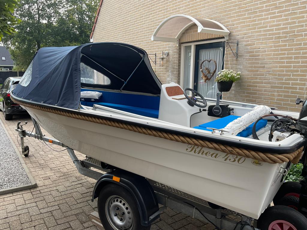 Sloep Rhea 430 inclusief kanteltrailer : vaarbewijsvrij !!!, Rhea, Zonnedek, Ophalen of Verzenden, Zo goed als nieuw