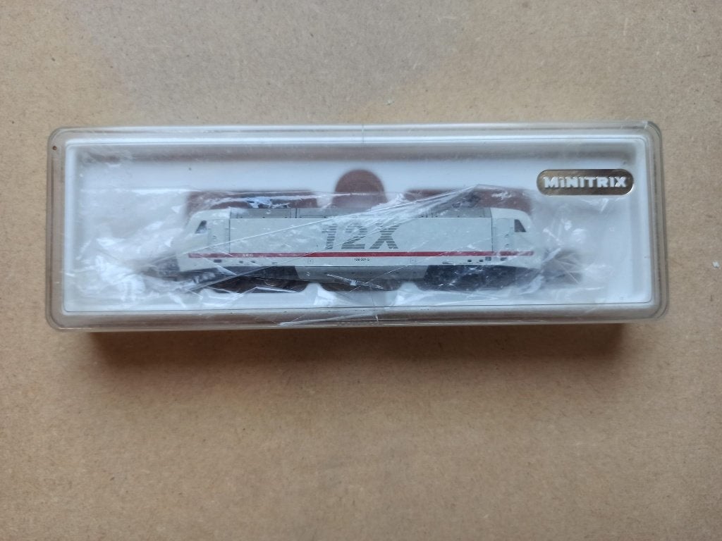 Minitrix BR 128 001-5 "12X" AEG (N-schaal 1:160), Hobby en Vrije tijd, Modeltreinen | N-Spoor, Gebruikt, Trix, Ophalen of Verzenden