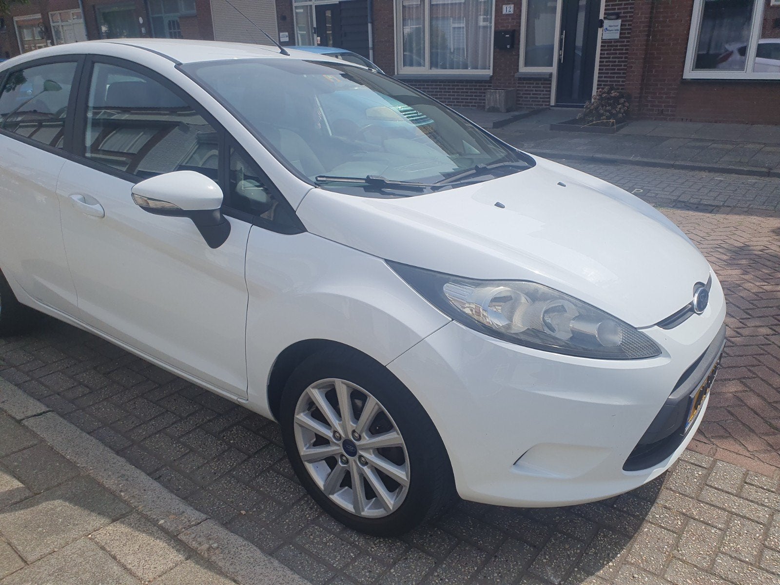 Ford Fiësta 1.25 44KW 5DR 2011 Wit/Airconditioning !, Voorwielaandrijving, 40 €/maand, 1242 cc, 4 cilinders