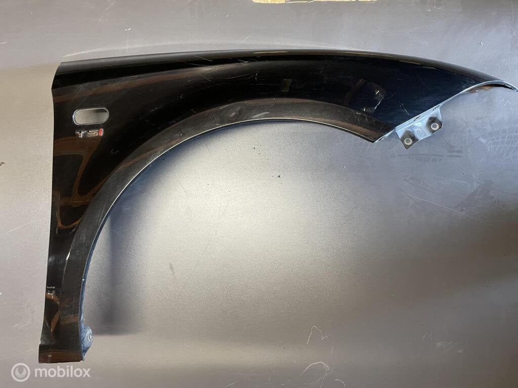Voorscherm rechts zwart Seat Leon 1P ('05-'13), Auto-onderdelen, Gebruikt, Ophalen of Verzenden, Seat, Seat