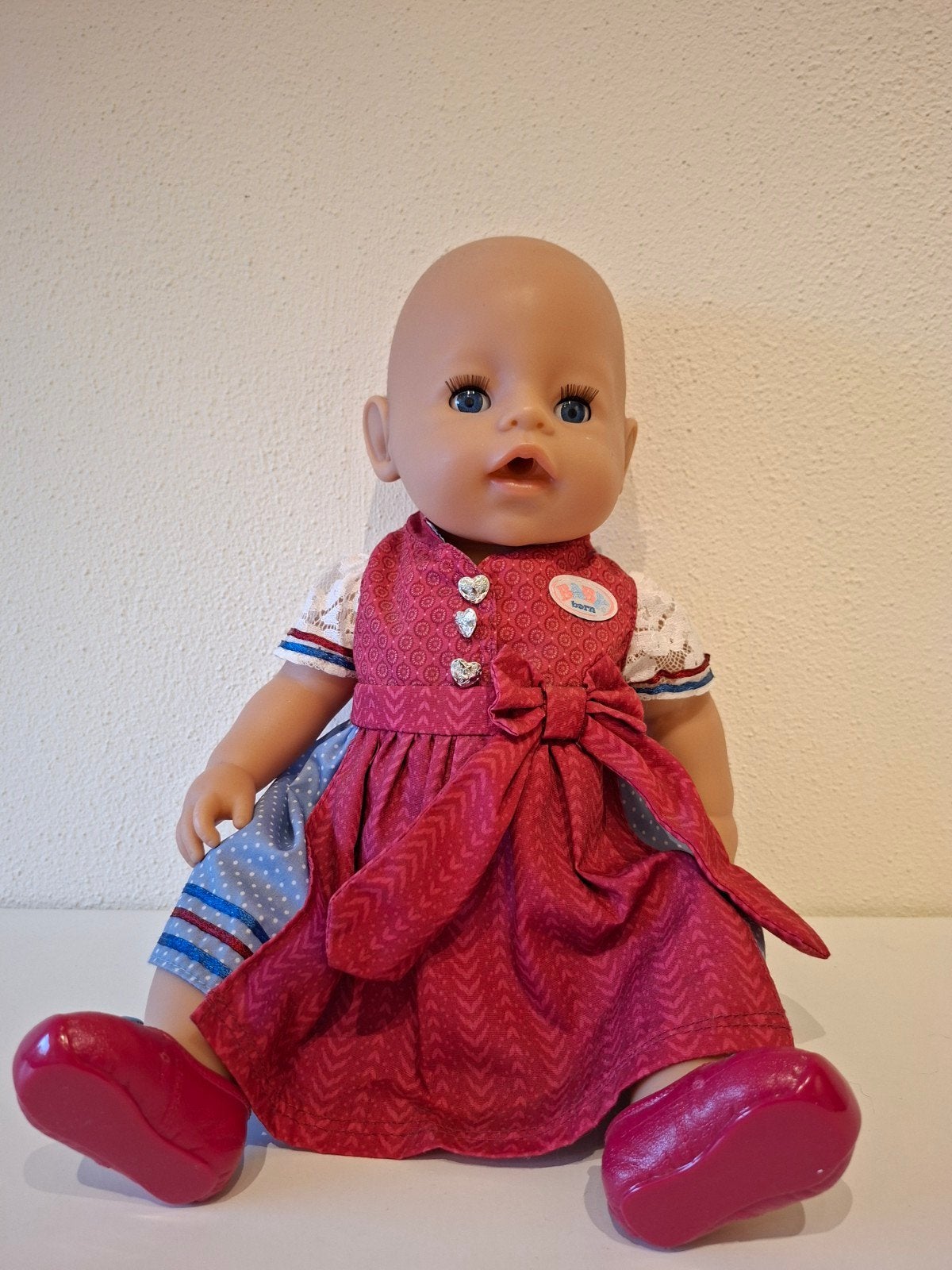 BABY born pop meisje ( 43cm)Dirndl jurk en schoentjes, Kinderen en Baby's, Ophalen, Zo goed als nieuw, Babypop