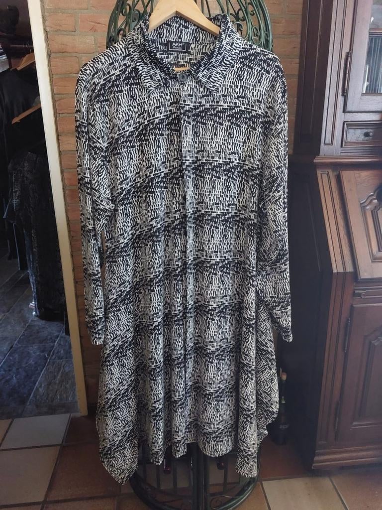 Tuniek/Blouse van het merk AKH.  Maat 44/46., Kleding | Dames, Grote Maten, Verzenden, Nieuw, Blouse of Tuniek, AKH