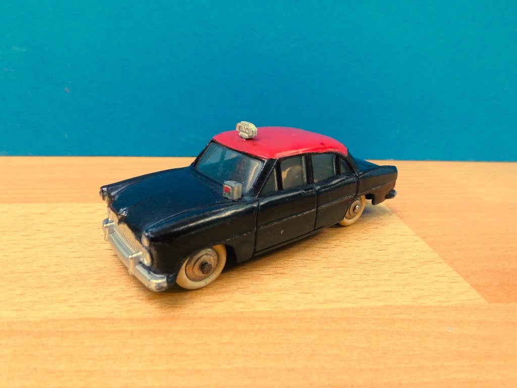 Dinky Toys FRANCE # 24ZT SIMCA Ariane Taxi met ramen, Ophalen of Verzenden, Zo goed als nieuw, Auto, Dinky Toys