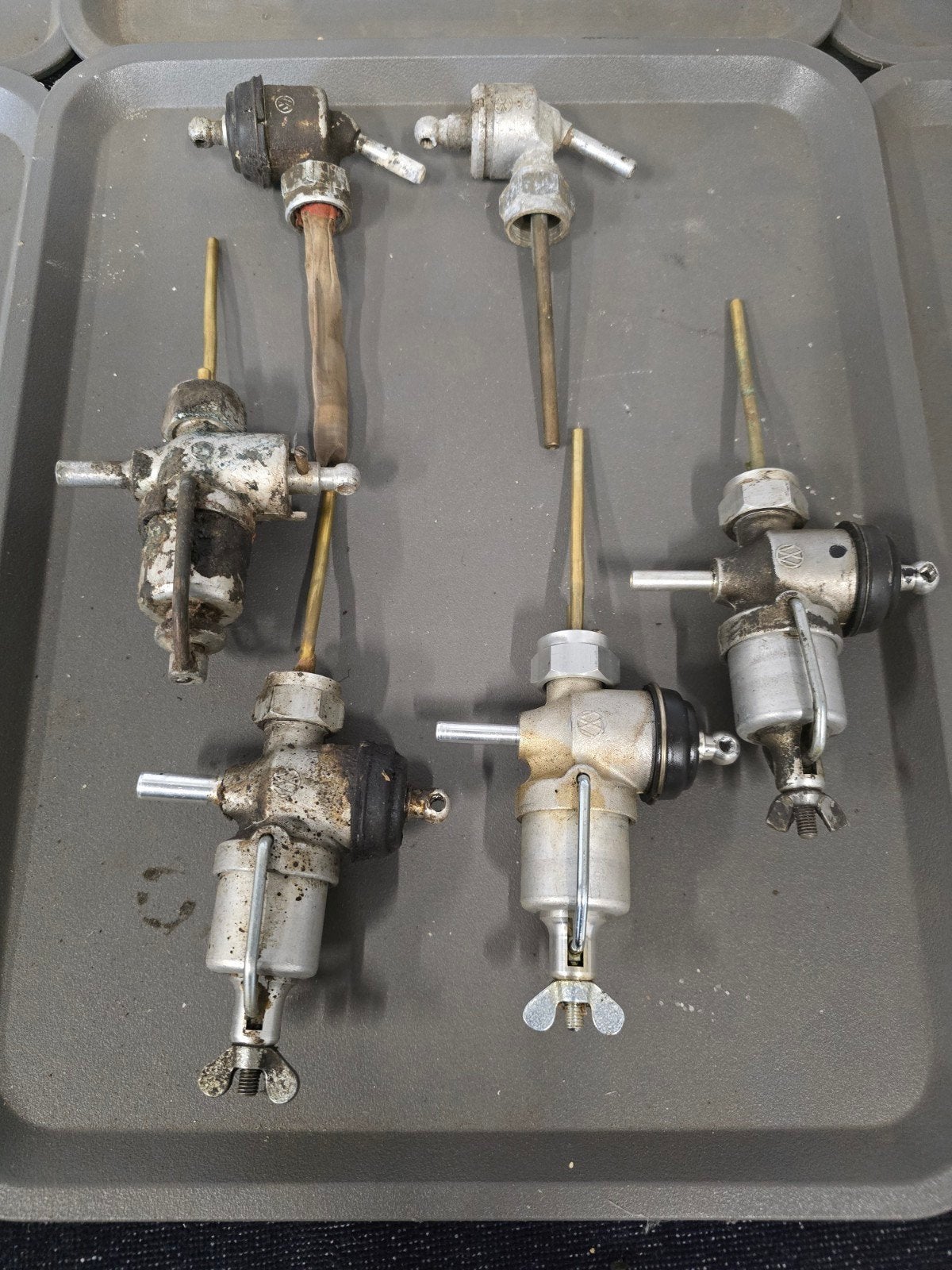 Gebruikte en ongeteste brandstofkranen 8mm en 6mm vw kever, Ophalen, Vw, Onbekend, Onbekend