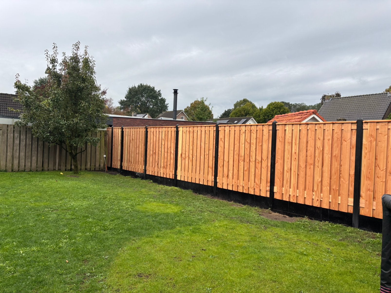 Douglas hout/beton schutting €130 per meter incl. Montage, Ophalen, 1 tot 2 meter, 6 meter of meer, Nieuw