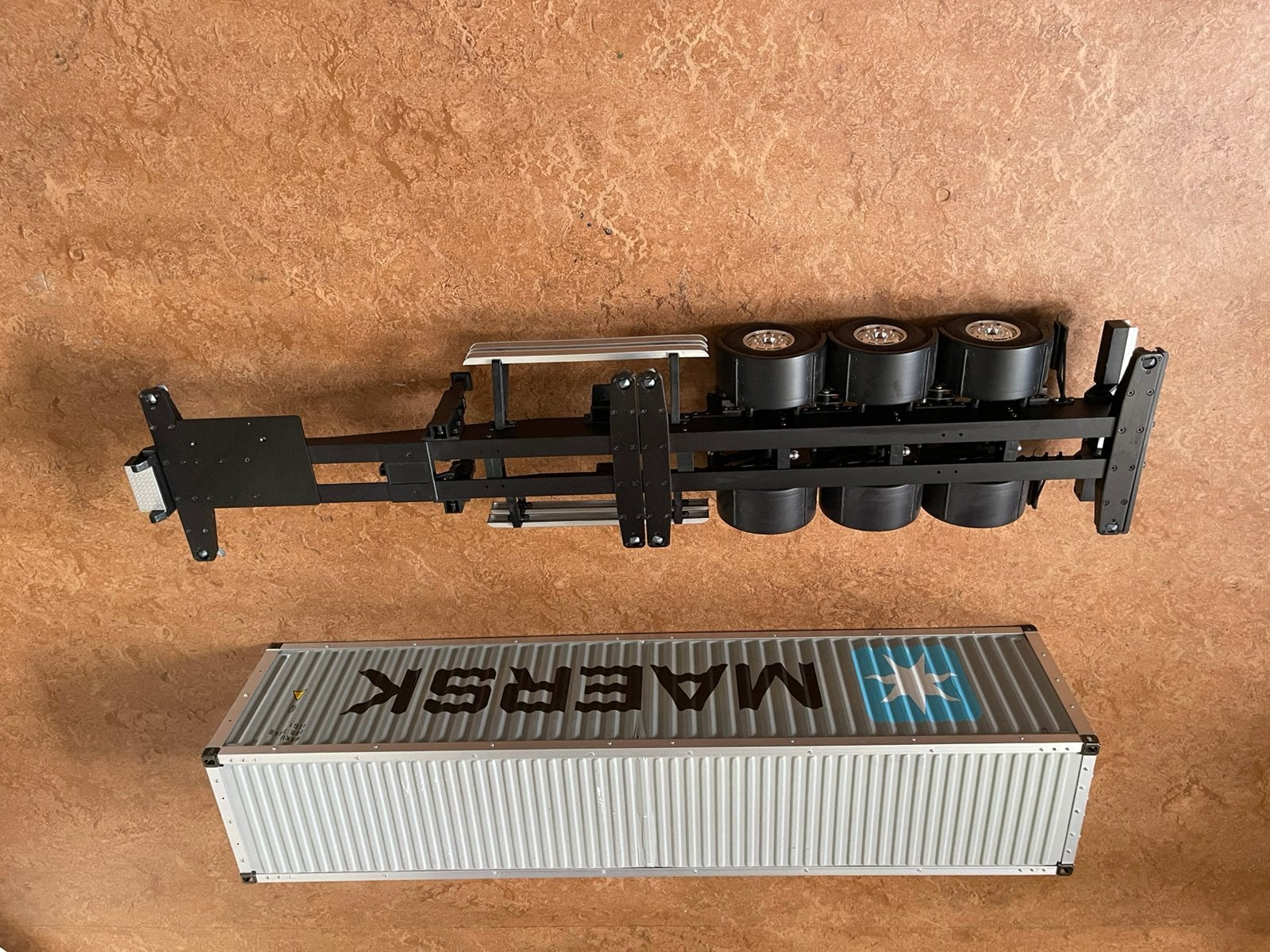 Tamiya 40ft container trailer, Ophalen, Bus of Vrachtwagen