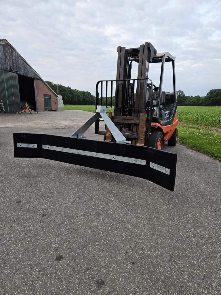 Rubberschuif mestschuif sneeuwschuif modderschuif heftruck, Ophalen