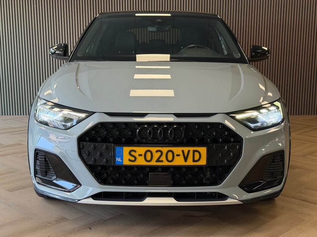 Audi A1 citycarver 30 TFSI S-Line AUT AMBIANT VERLICHTING AP, Auto's, Audi, Euro 6, Met garantie (alle), Leder en Stof, 49 €/maand
