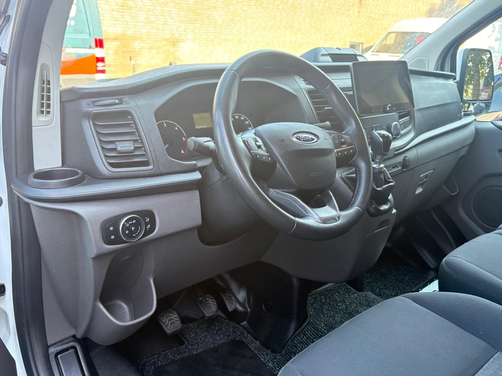 Ford Transit Custom 2.0TDCI 130PK Lang / Carplay / Camera /, Voorwielaandrijving, LED verlichting, 4 cilinders, Met garantie (alle)