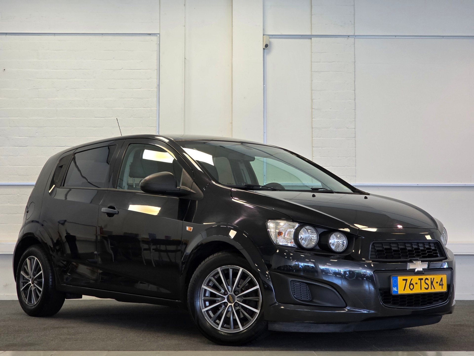 Chevrolet Aveo 1.2 LS Airco Carplay Nieuwe Banden Navigatie, Auto's, Voorwielaandrijving, Euro 5, 4 cilinders, 1229 cc