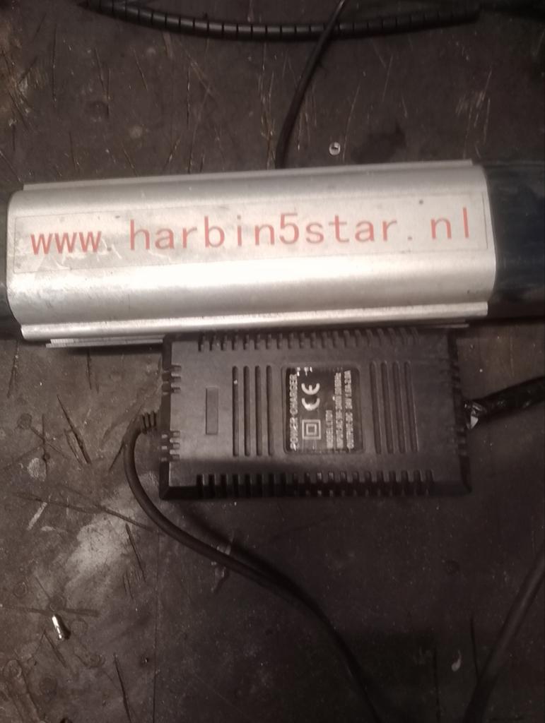 HARBIN 5 STAR FIETS ACCU MET OPLADER NU, Ophalen of Verzenden, Overige typen