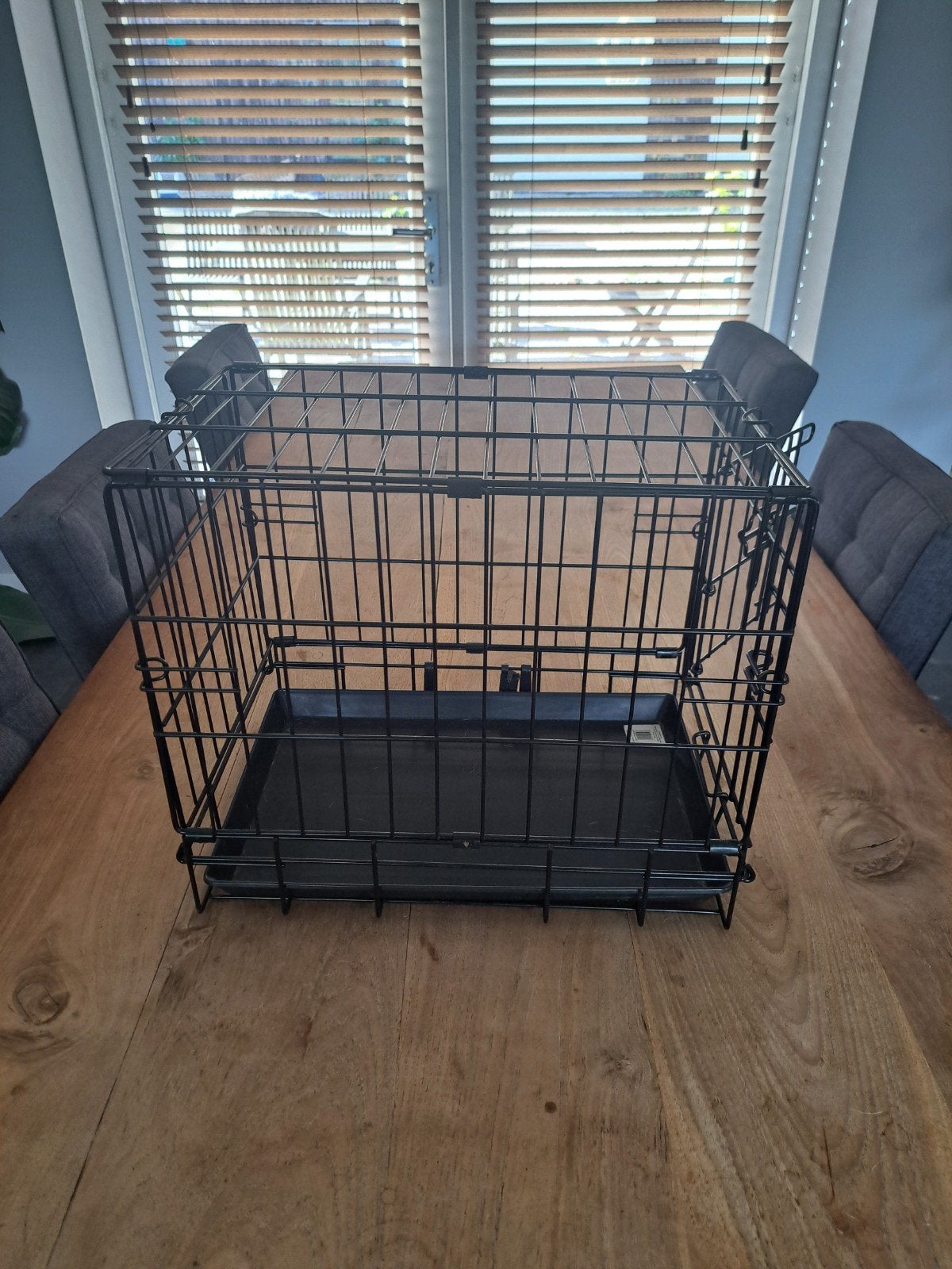 Bijna nieuwe zwarte bench, Ophalen, Zo goed als nieuw