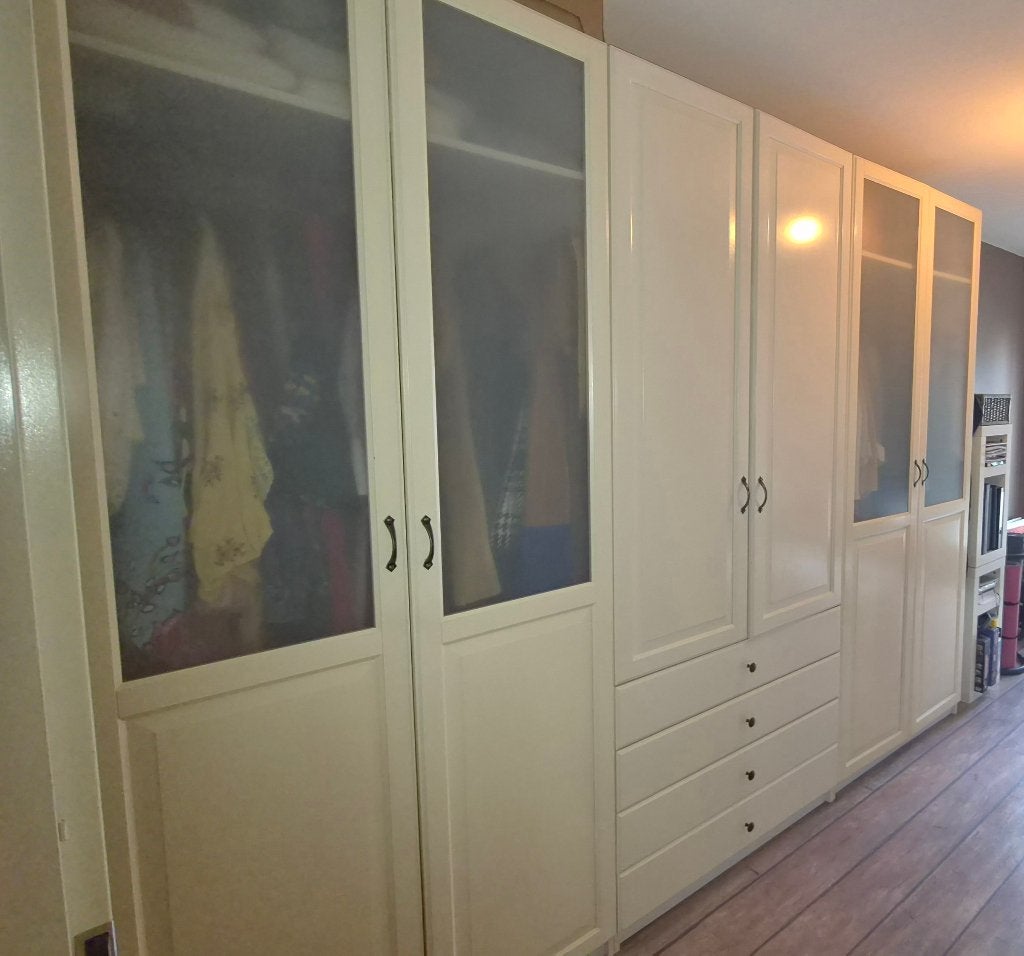 Te koop aangeboden: ruime IKEA PAX kastenwand in wit., Ophalen, Gebruikt, 200 cm of meer, Luxe