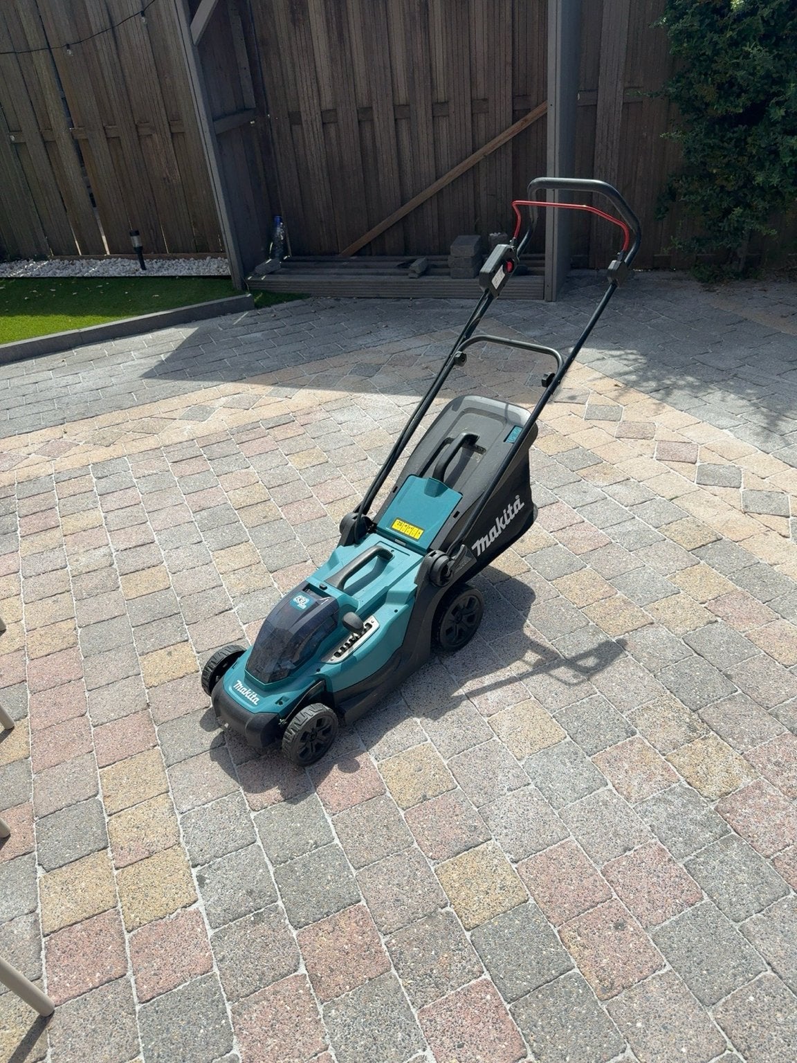 Makita Accu-grasmaaier - Zo goed als nieuw, Ophalen, Cirkelmaaier, Accu-grasmaaier, Zo goed als nieuw