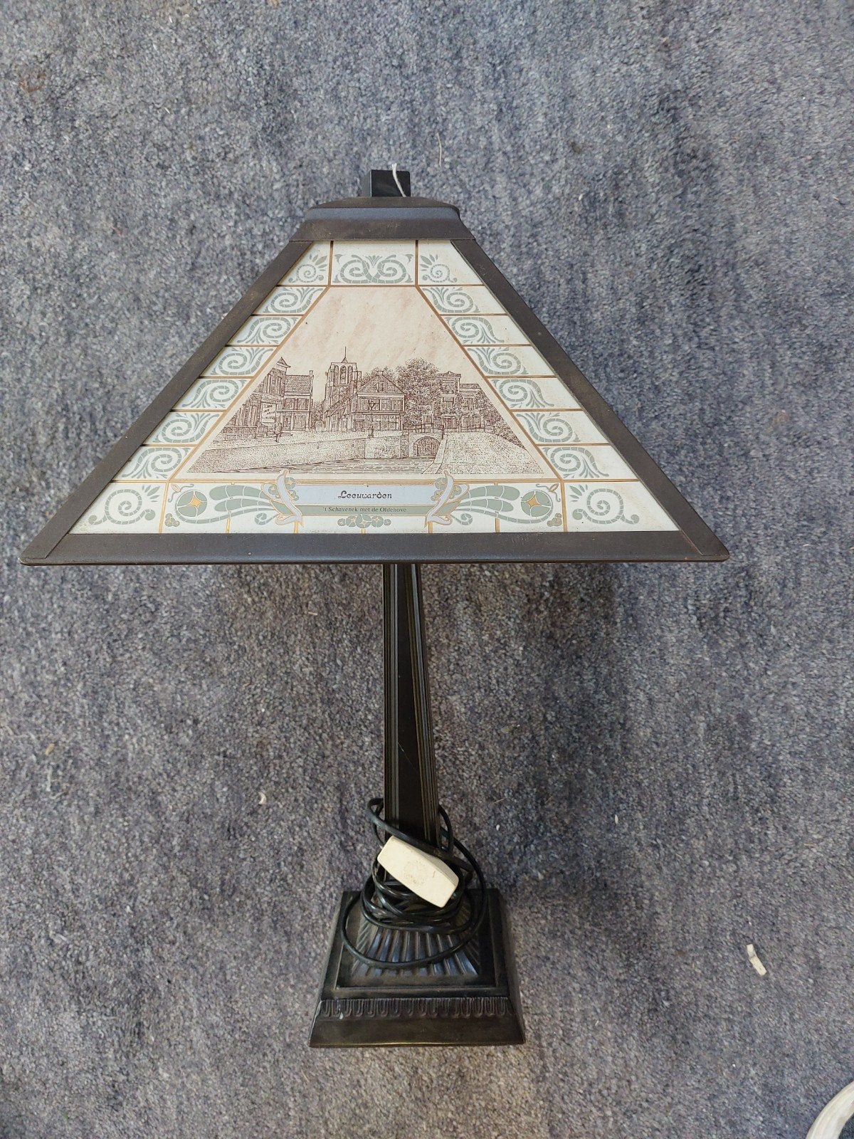 Unieke staande lamp met Leeuwarden bezienswaardigheden, Ophalen