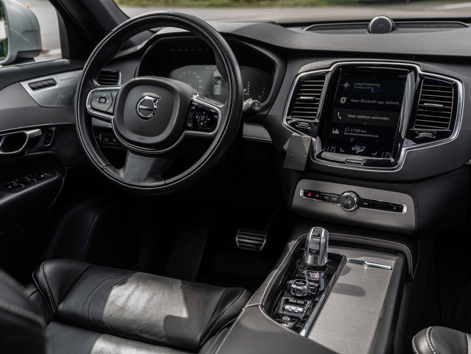 Volvo XC90 2.0 T8 Twin Engine AWD R-DESIGN | 7 PERS | BOWERS, Auto's, Dealer onderhouden, Gebruikt, 1969 cc, 7 stoelen