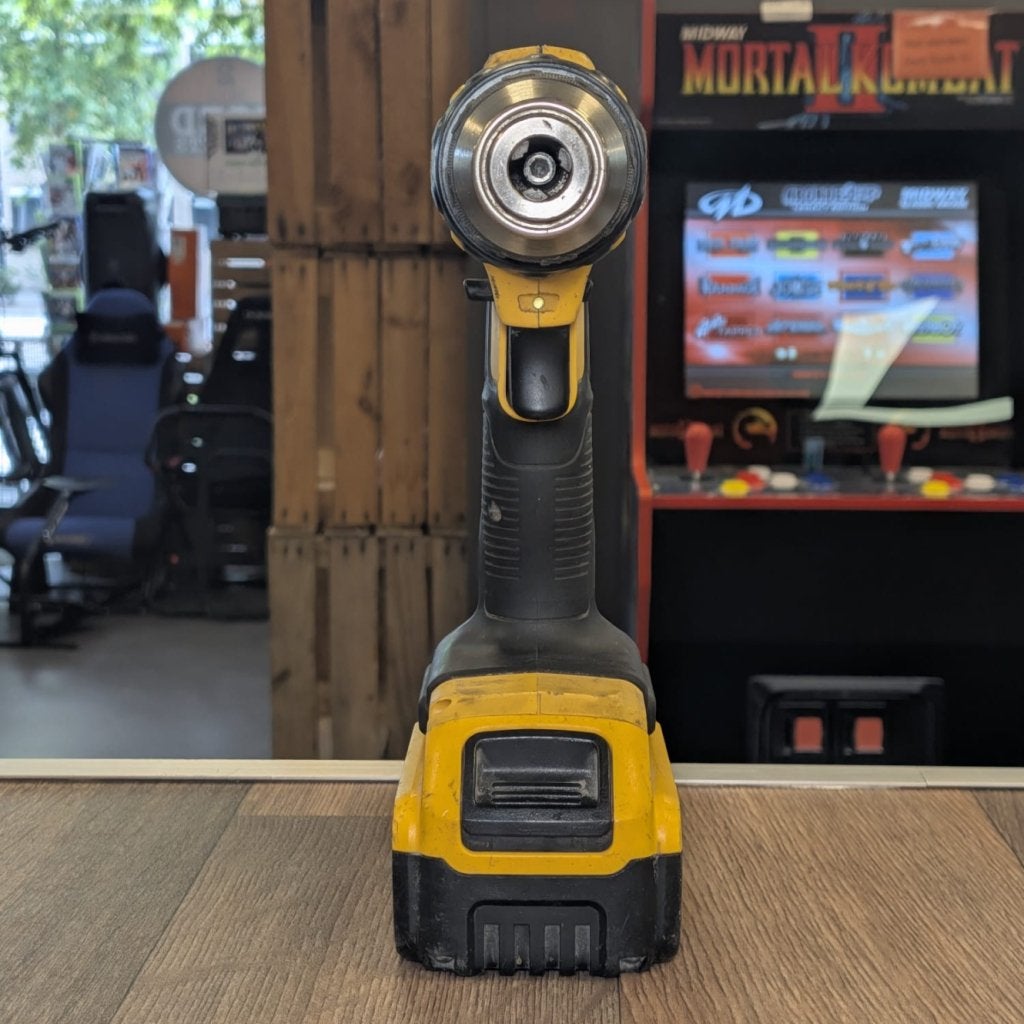 Foto 6 van Dewalt DCD771 Schroef/Boormachine Incl 18V 5.0Ah Accu