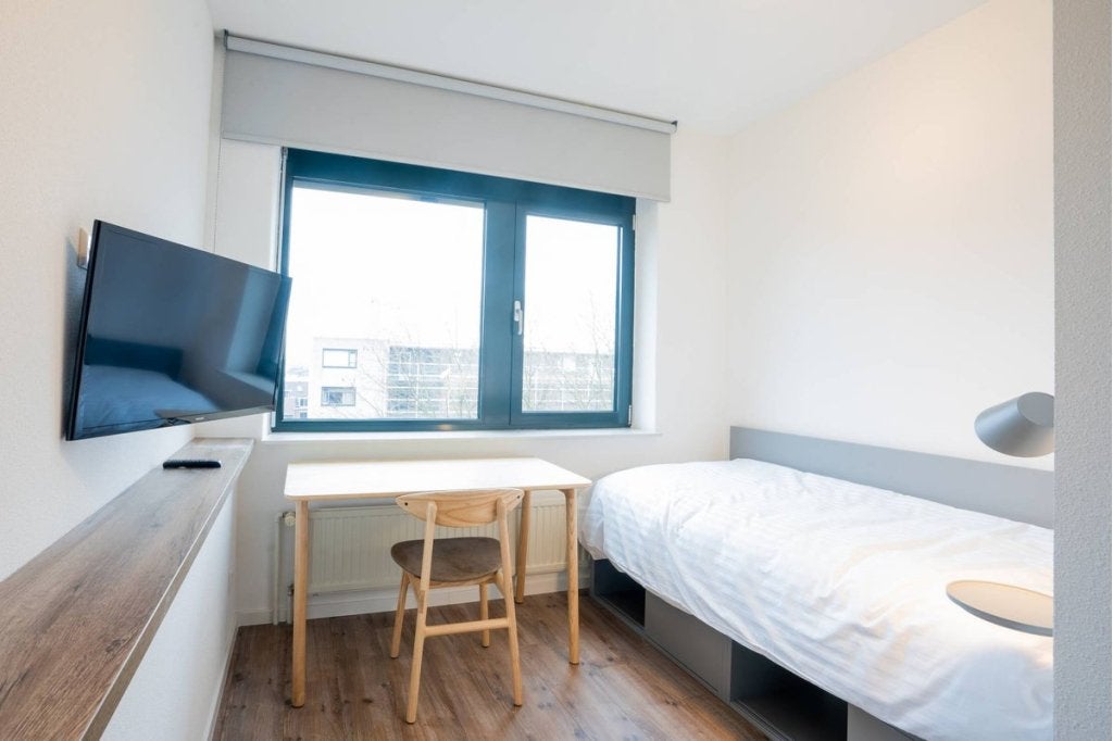NIEUW! Woonruimte te huur Schipholweg, Leiden