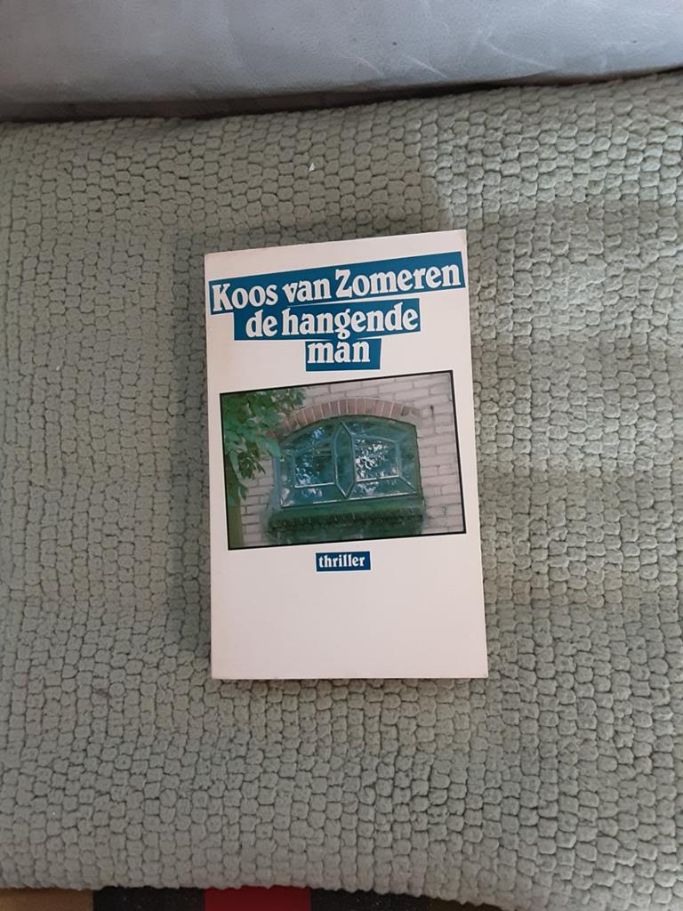 Koos van Zomeren------De hangende man, Ophalen of Verzenden, Zo goed als nieuw, Nederland, Koos van Zomeren