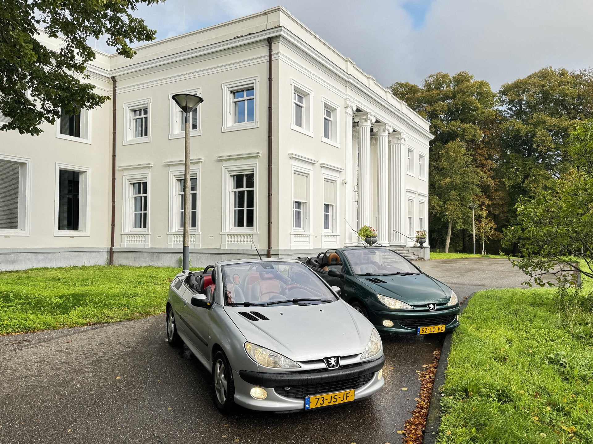 Peugeot 206 CC 1.6-16V cabrio, ( 2x ! ) (bj 2002), Auto's, Voorwielaandrijving, Gebruikt, 4 cilinders, Cabriolet