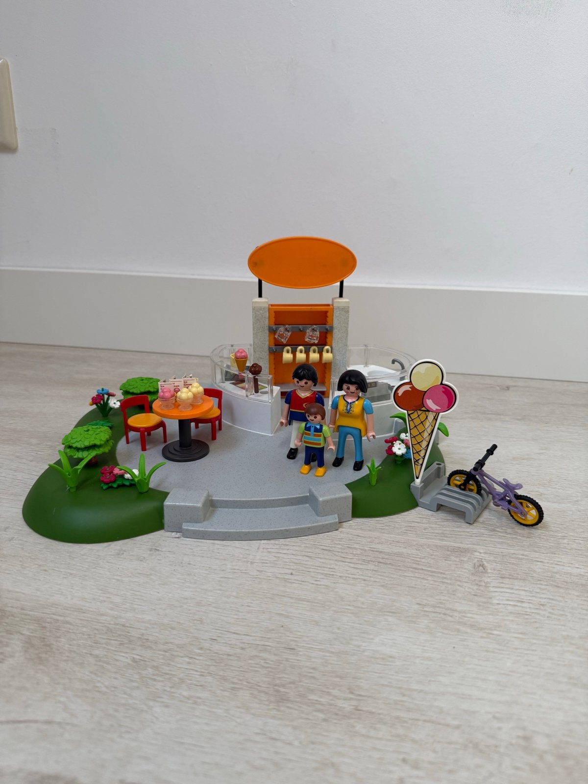 Playmobil IJssalon met Figuren en Accessoires, Gebouw, Zo goed als nieuw, City life, Complete set